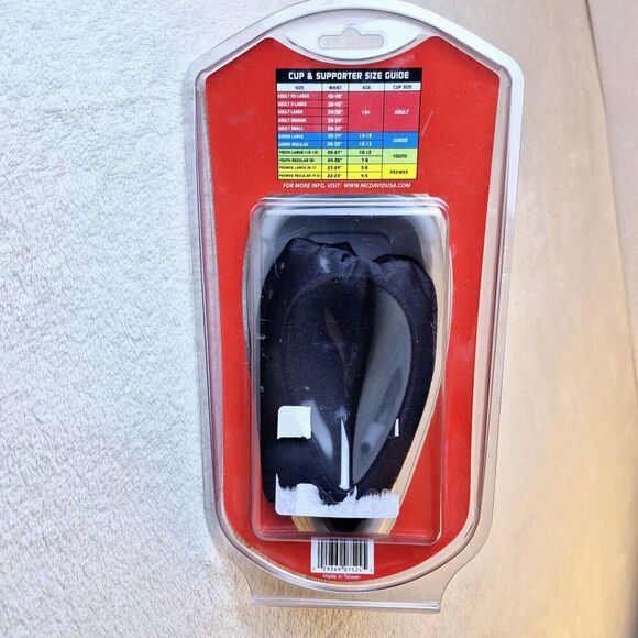 McDavid Compression Short & Adult Flexcup 9255CFR Adult Large 6" Inseam 34-38 - Picture 5 of 6